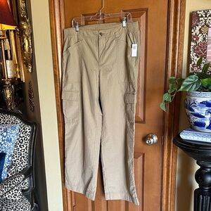 NWT Women’s Old Navy Khaki Cargo Pants, size Large